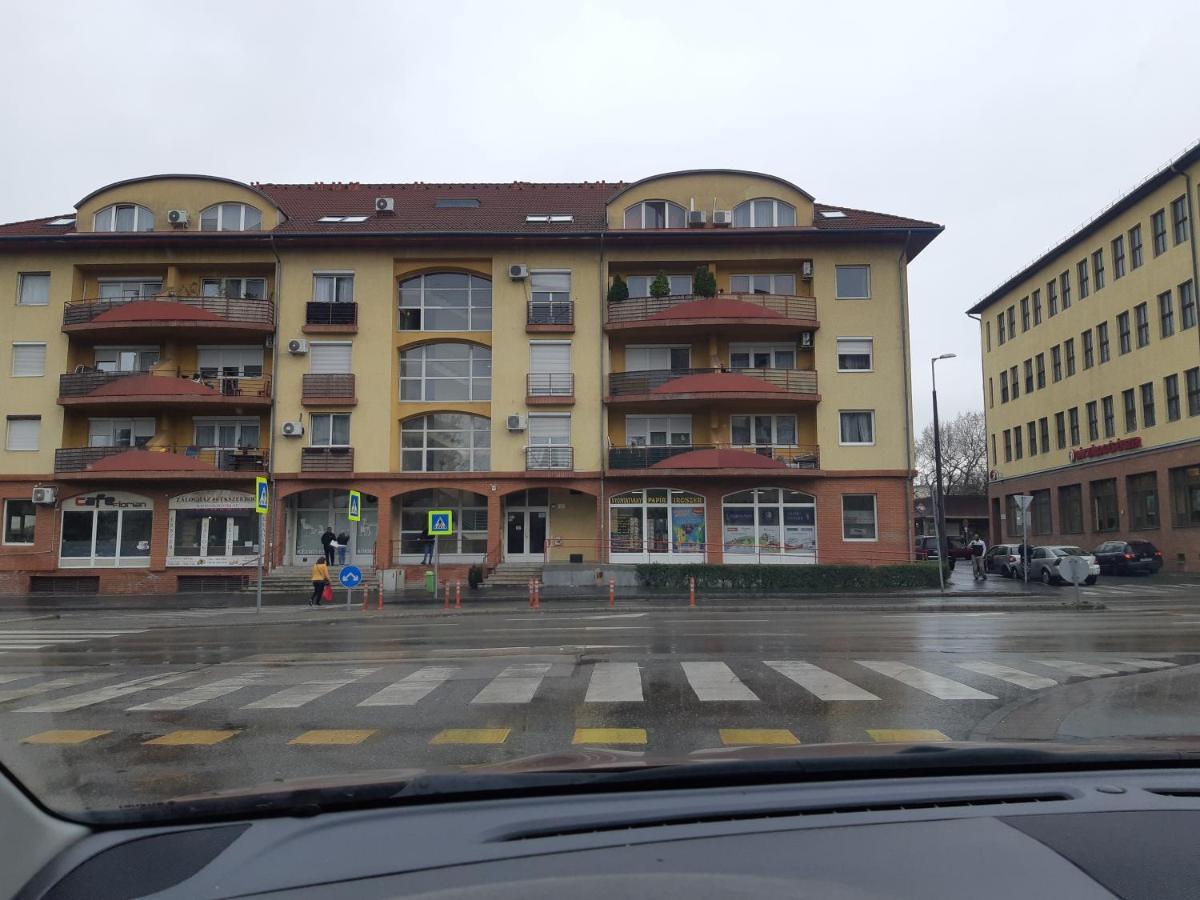 Kossuth Apartman Budapest Esterno foto